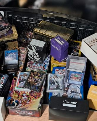 Lotto yugioh con collezione di draghi bianchi