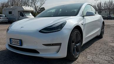 Tesla Model 3 Long Range AWD 2020 18" Batteria 86%