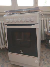 cucina a gas Indesit 4 fuochi