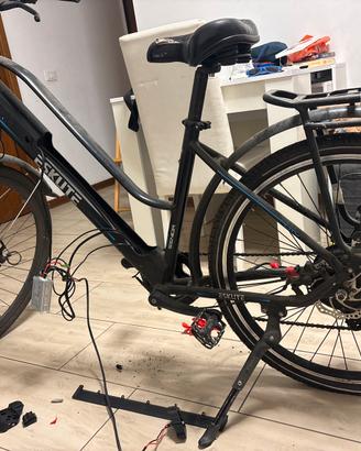 bici elettricha per pezzi di ricambio