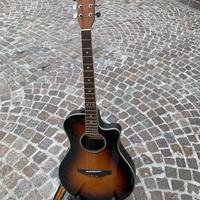 chitarra acustica amplificata