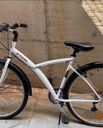 Bicicletta Btwin (City/Hybrid) praticamente nuova