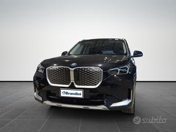 BMW iX1 edrive 20 X-Line