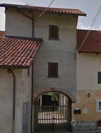 Immobile in asta di 166 m² con 4 locali e box auto
