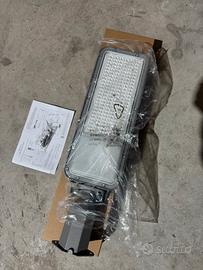 30 fari lampioni stradali da 100W 4200K