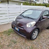 Toyota iq