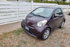 Toyota iq