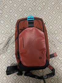 Zaino monospalla piquadro