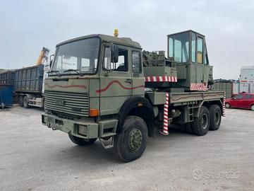 Iveco 260-35 Autogrù Isoli M180