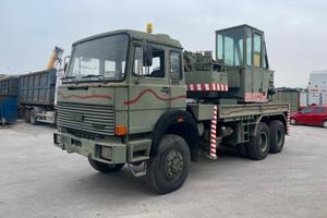 Iveco 260-35 Autogrù Isoli M180
