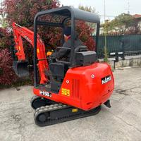 E179 Mini escavatore 15 q Hanix H15B