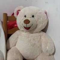 pupazzo grande di un metro