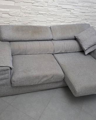 Divano moderno grigio chiaro tessuto melange 