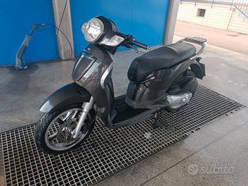 Aprilia Scarabeo 125 - 2009