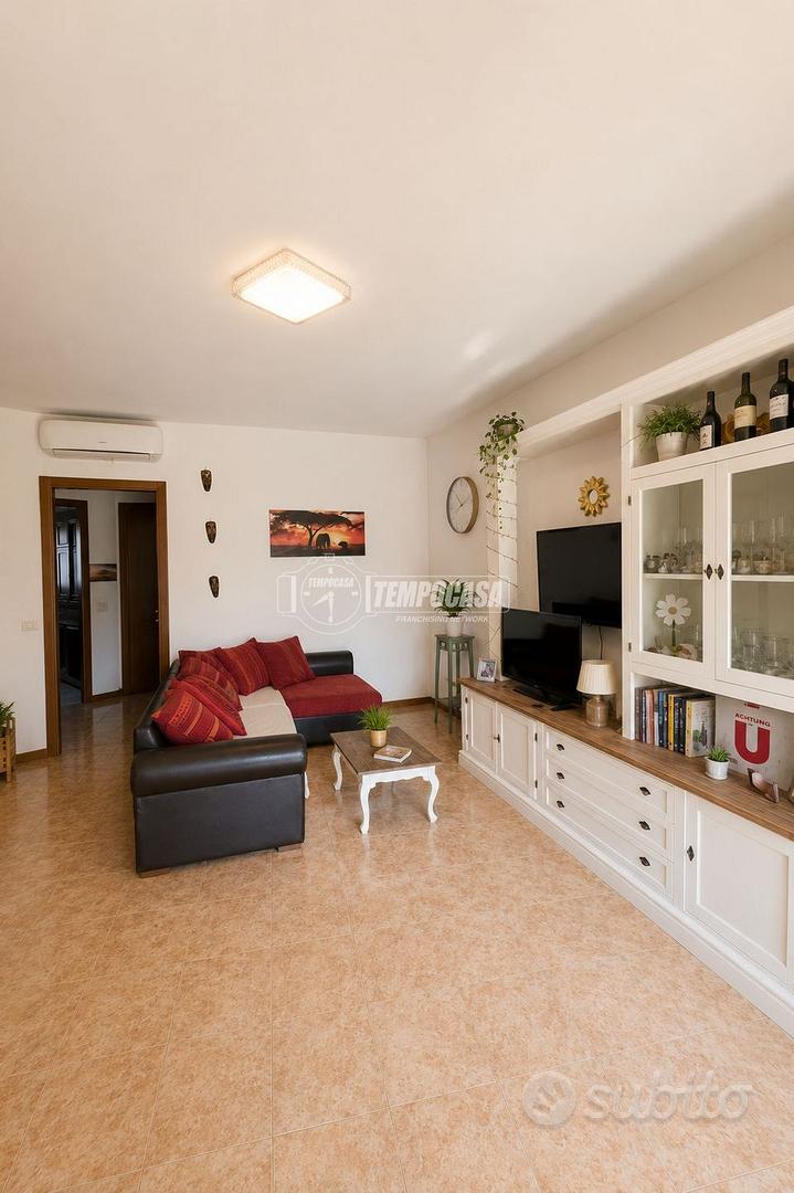 3 LOCALI CON GIARDINO E BOX - Vista 3