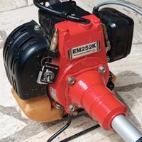 Decespugliatore Makita EM252k