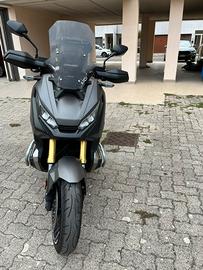 Honda XADV 750