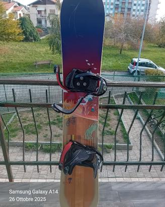 Snowboard Burton modello Feelgood da donna