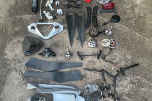 Smembro pezzi Phantom F12