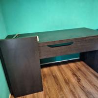 Scrivania con tavolo estraibile Ikea Malm