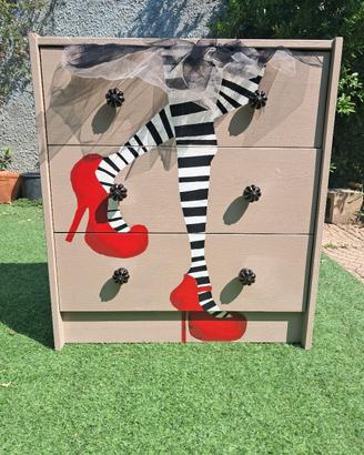 👠 Mobile d’Arte Unico: "Semplicemente Donna" – 