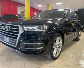 AUDI Q7 3.0 TDI quattro e6 *7 posti/pelle/led/na