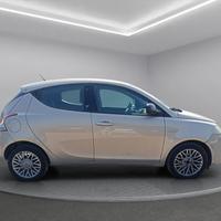 Lancia Ypsilon 1.3 MJT 75 CV Unyca