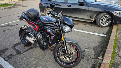 Triumph street triple R 765