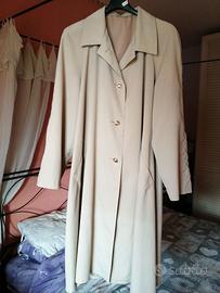 Impermeabile da donna.