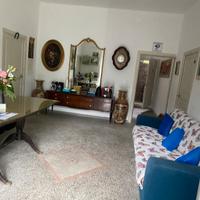 Casale di 400 mq libero su 4 lati