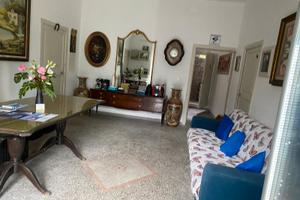 Casale di 400 mq libero su 4 lati