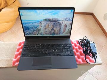 HP G9 15,6" FHD 6-core i3-12th 16/256GB SSD MVMe