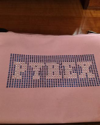 Pochette della PYREX rosa e brillantini bluette