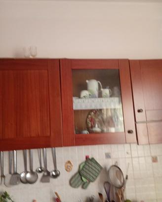 cucina con colonna forno ventilato microonde 
