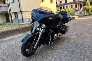 HARLEY-DAVIDSON ULTRA LIMITED - LOOK STREET GLIDE