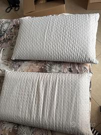 Coppia cuscini letto
