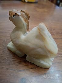 Soprammobile: dromedario seduto in onice 