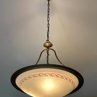 Lampadario e lampade in ferro battuto