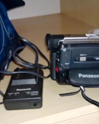 Telecamera Panasonic e macchina fotografica Sony