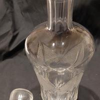 bottiglia in cristallo molato con tappo