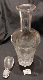 bottiglia in cristallo molato con tappo