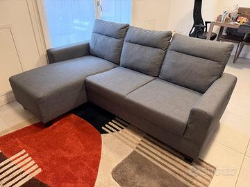 Divano Ikea con chaise-longue
