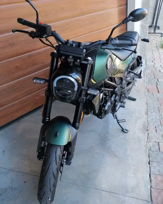 Benelli Leoncino 125