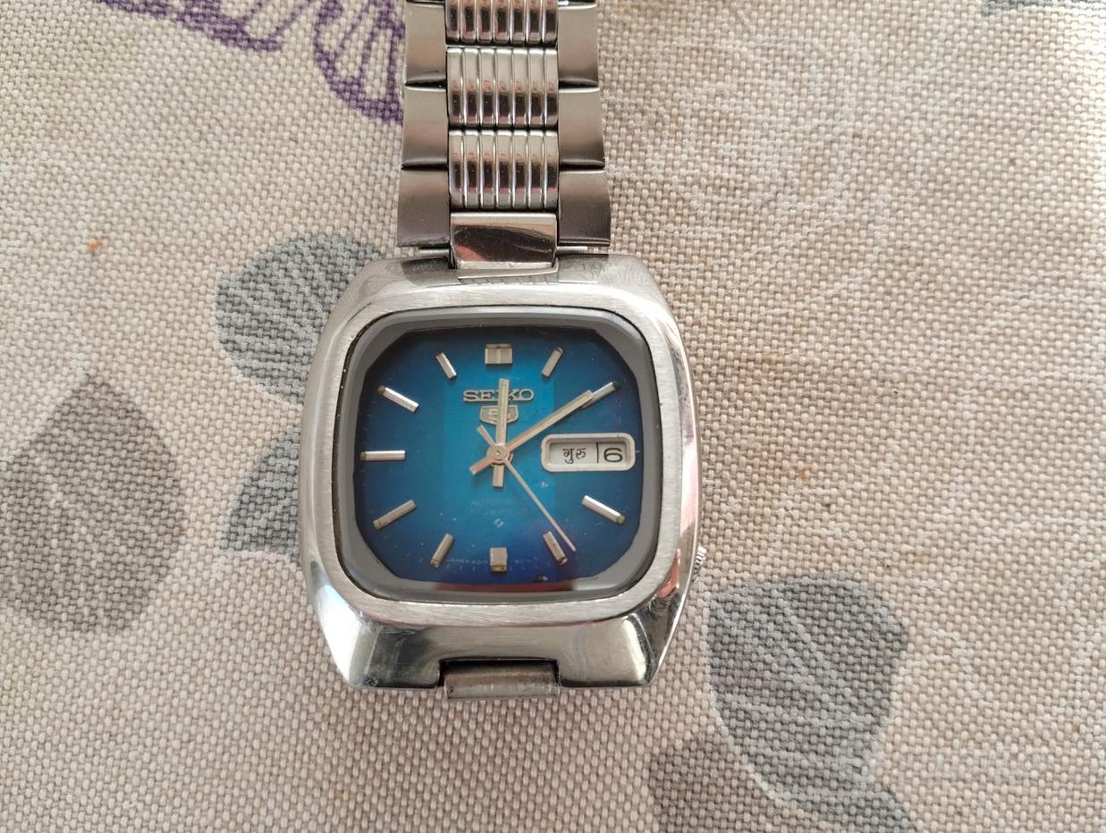 Orologio Uomo SEIKO Spirit 7N93-6A10 Quadrante Oro Quarzo Usato