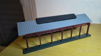 lima pensilina per treni in scala HO