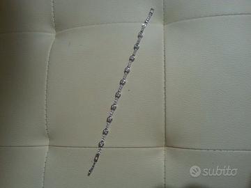 Collane, bracciali, orecchini in argento e pietre