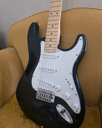 chitarra elettrica, in regaalo chitarra classica
