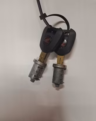 coppia chiavi con cilindretto honda