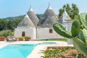 Villa con Trullo e Piscina Privata - Puglia