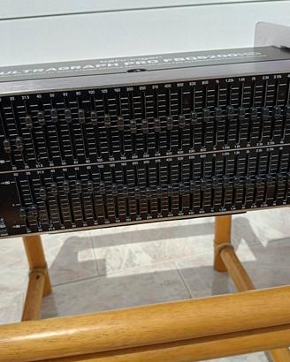 Behringer Ultragraph Pro FBQ6200H  31 Bande + Cavi
